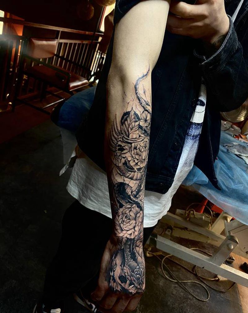 素花(蛇纹身图片_手臂新传统纹身图案