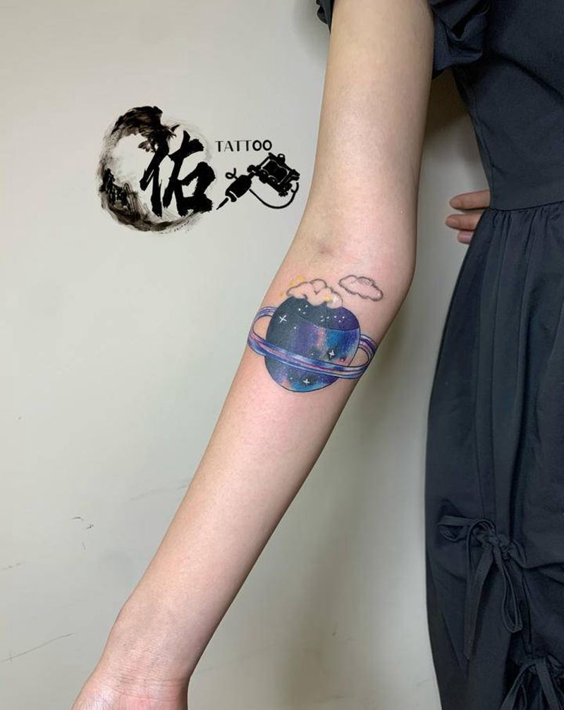 星球遮盖纹身图片_手臂水墨纹身图案