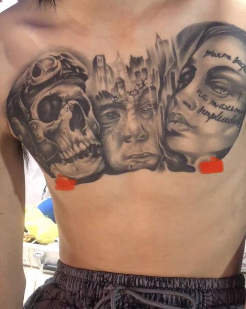 一个不充钱就没意思的 玩意纹身图片_胸部欧美写实纹身图案