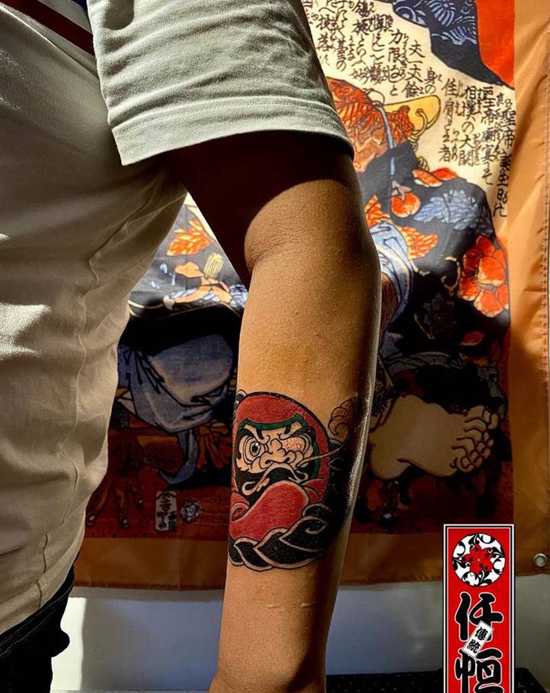 达摩蛋遮盖纹身图片_手臂纹身图案