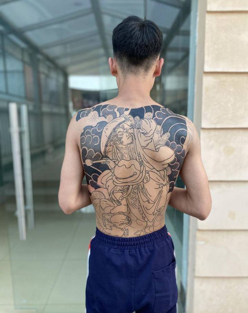 夺命三郎未完成纹身图片_背部纹身图案