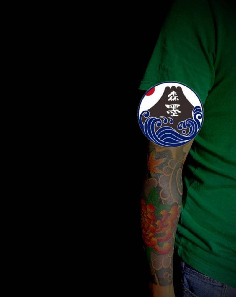 菊花纹身图片_手部纹身图案