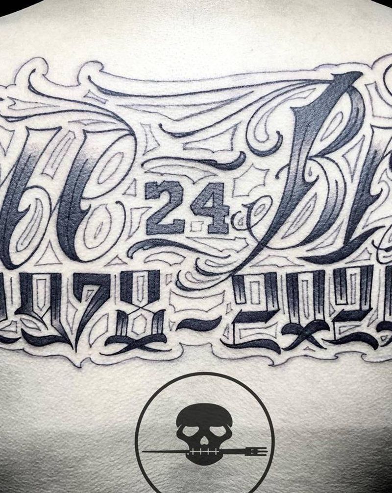 花体纹身图片_背部纹身图案