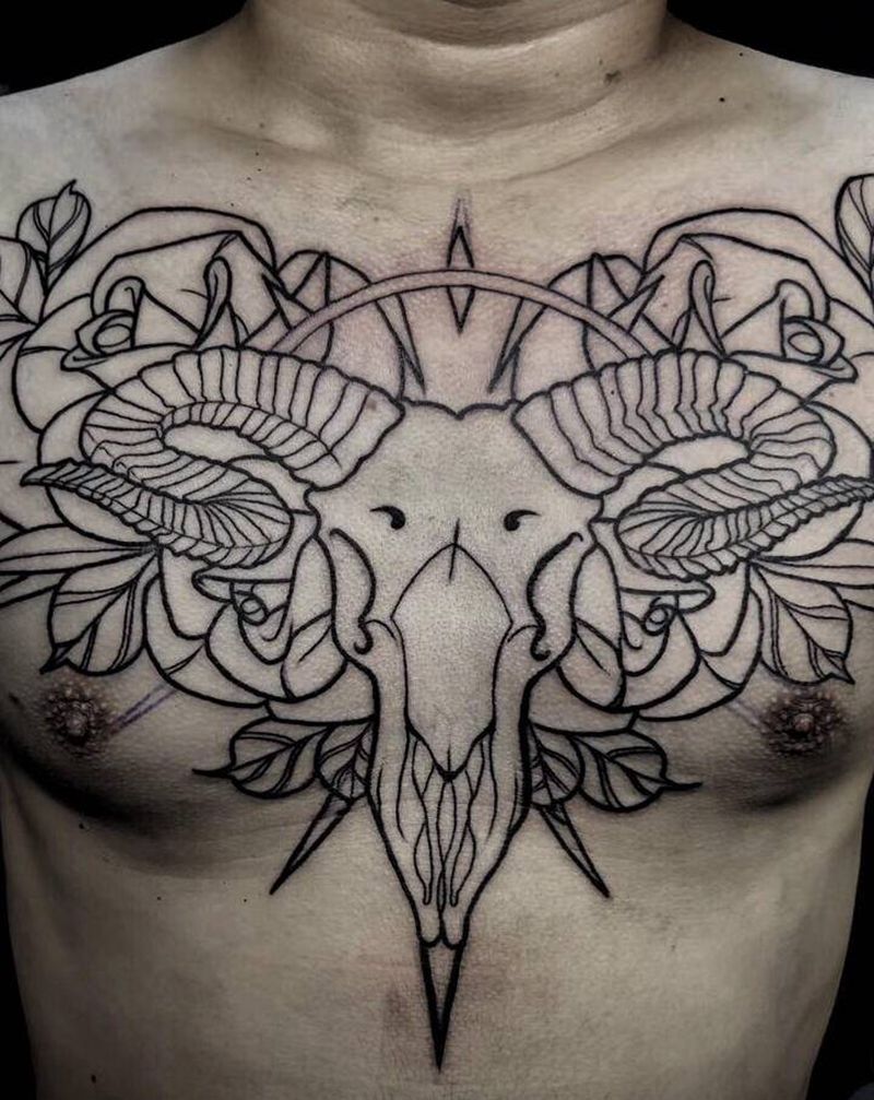 花胸羊头骨玫瑰纹身图片_胸部New School玫瑰羊头骨花胸纹身图案