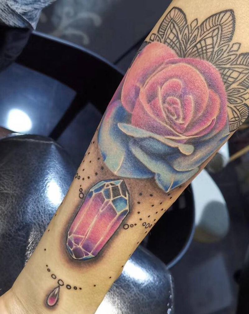 彩色玫瑰纹身图片_手臂水彩玫瑰宝石纹身图案