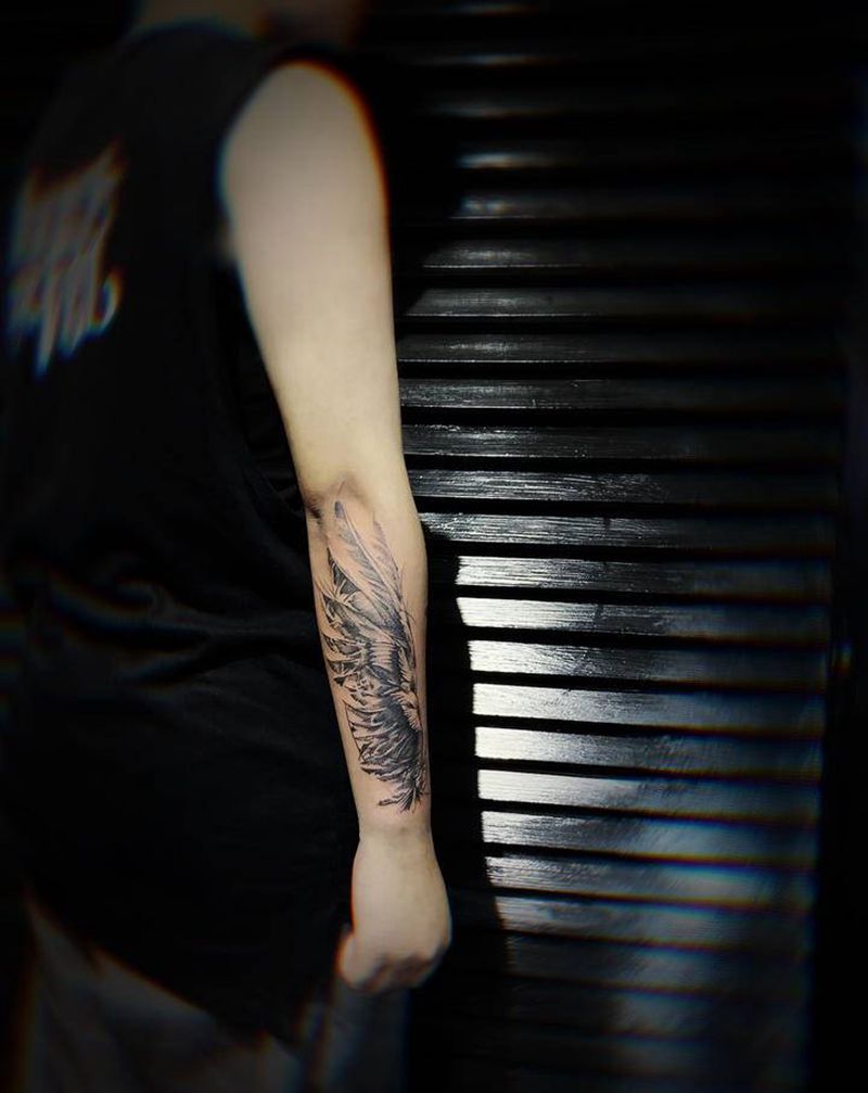 翅膀纹身图片_手臂纹身图案