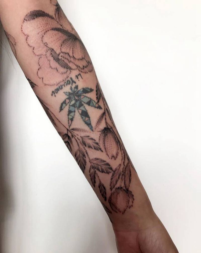 素花纹身图片_点刺纹身图案