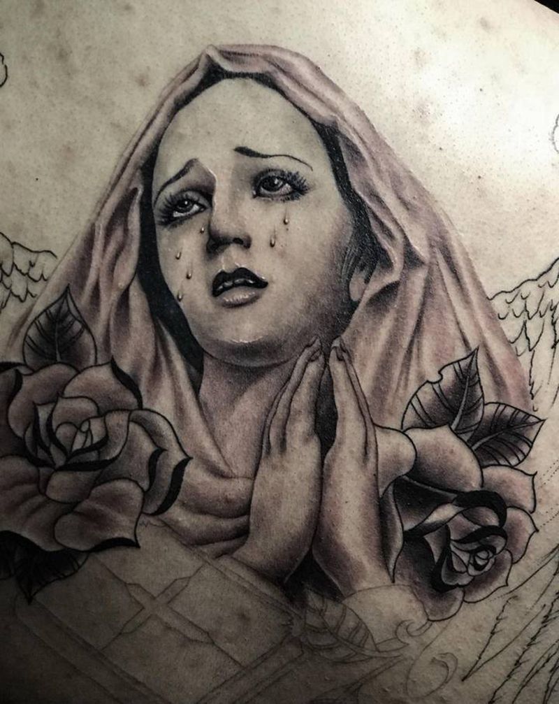 圣母玛利亚纹身图片_背部欧美写实未完成纹身图案