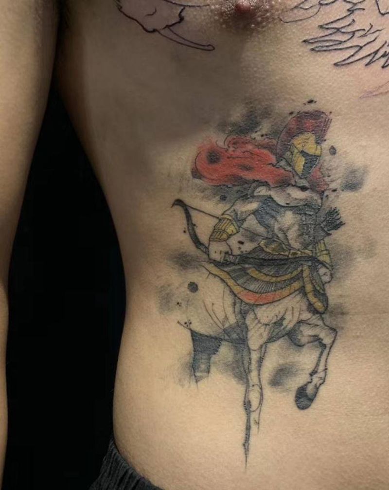 骑士纹身图片_腹部腰部水彩水墨骑士纹身图案