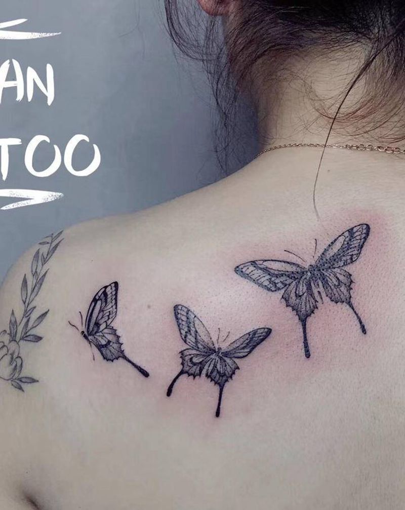 蝴蝶纹身图片_颈部背部插画清新暗黑纹身图案