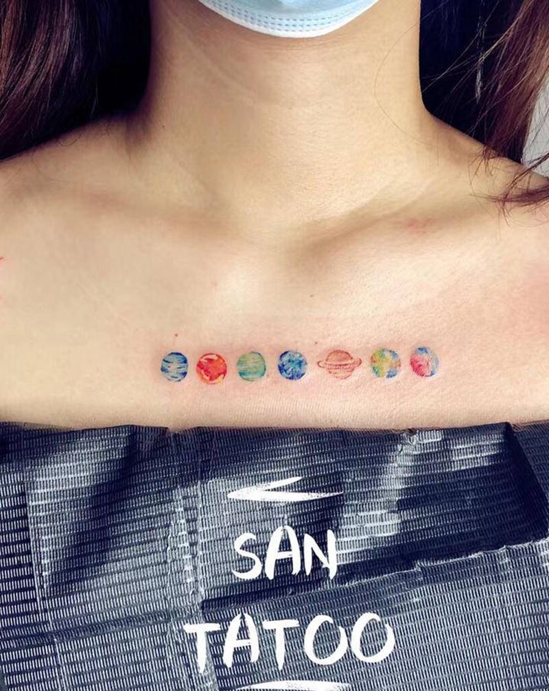 日月星辰纹身图片_肩部胸部女生水彩星球纹身图案