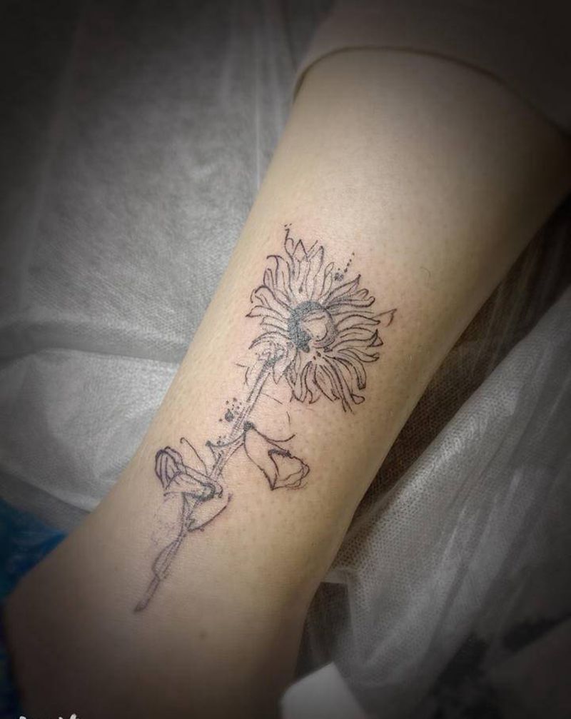 花纹身图片_脚部水彩纹身图案