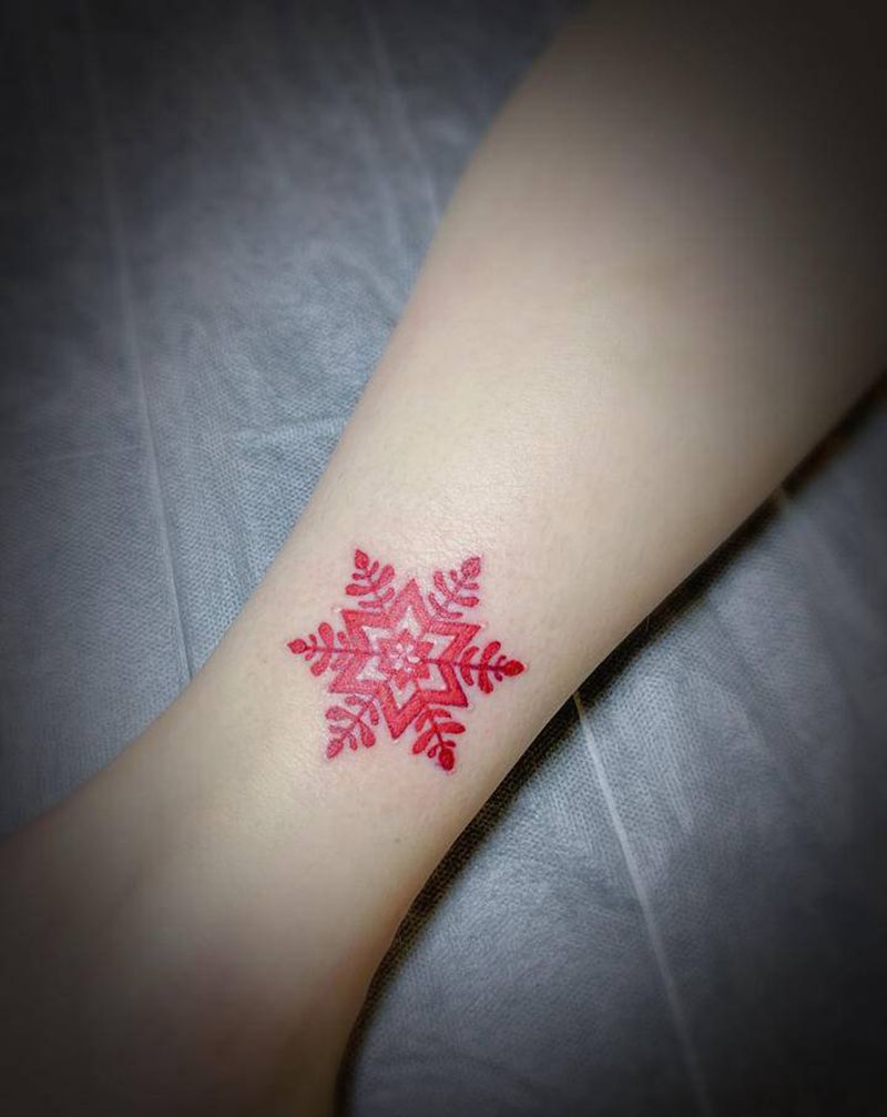 雪花纹身图片_手部脚部图腾纹身图案