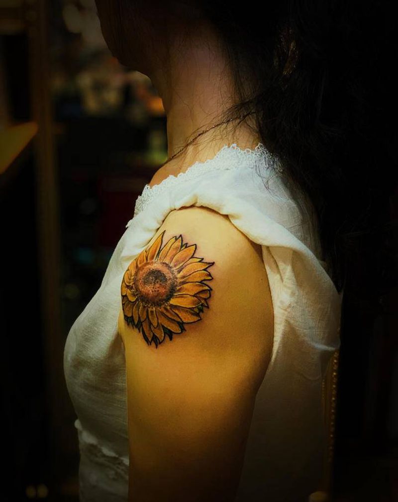 花纹身图片_肩部纹身图案