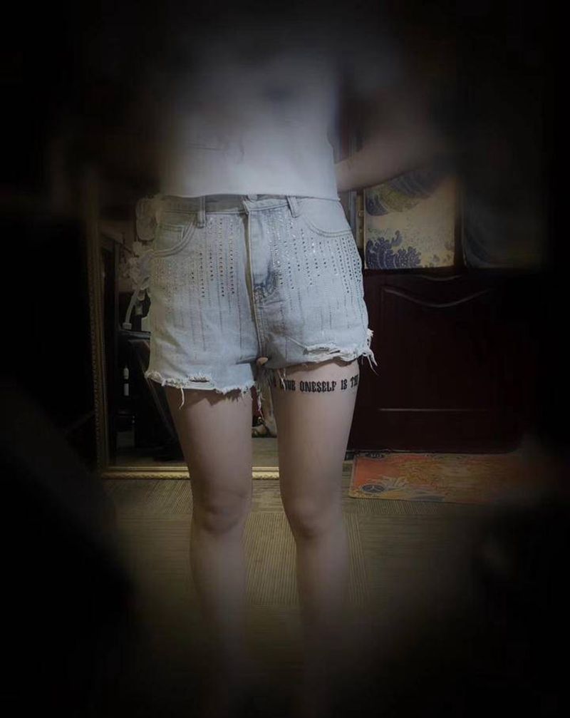 哥特字体纹身图片_腿部花体字纹身图案