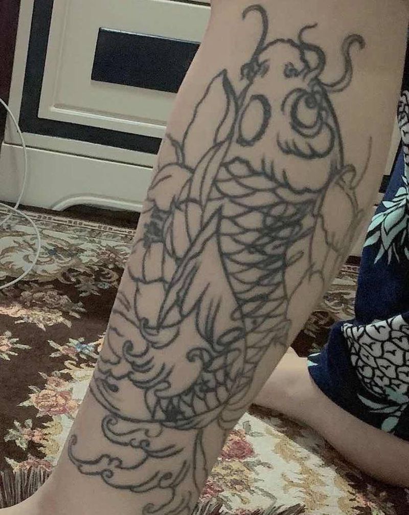 鲤鱼纹身图片_腿部新传统纹身图案