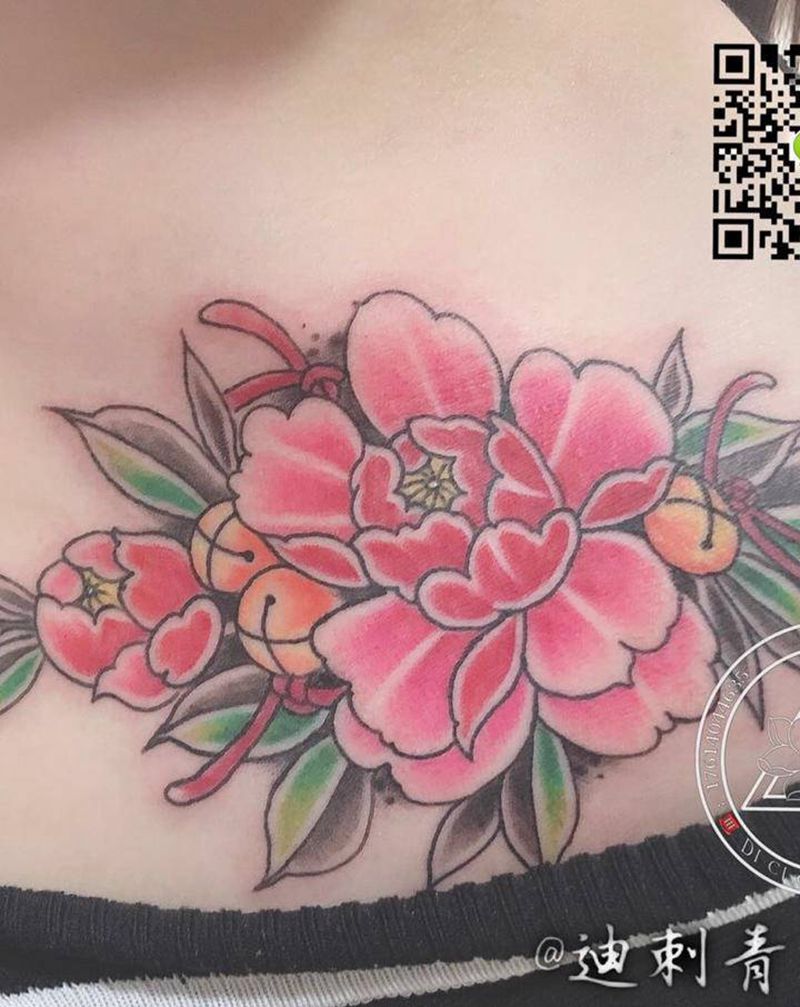 牡丹纹身图片_胸部肩部老传统纹身图案