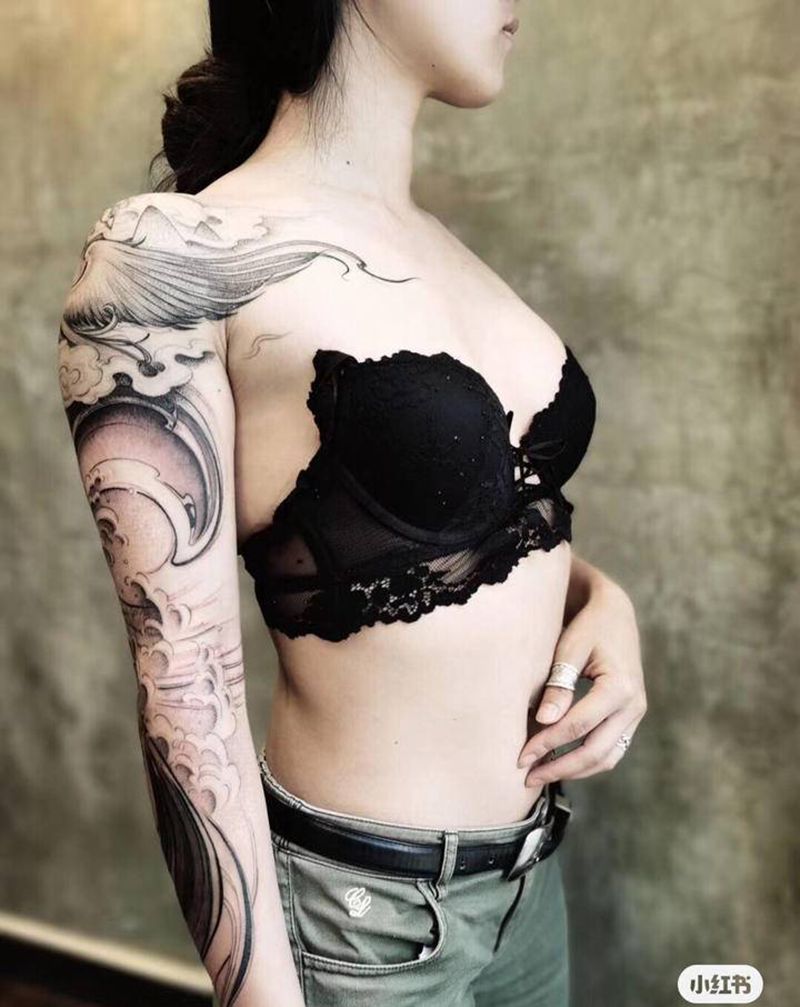 鲲鹏神话故事纹身图片_手部手臂水墨水彩纹身图案