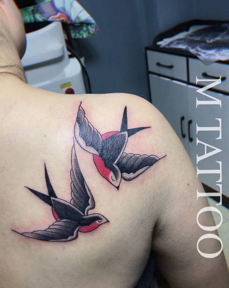 燕子纹身图片_背部纹身图案