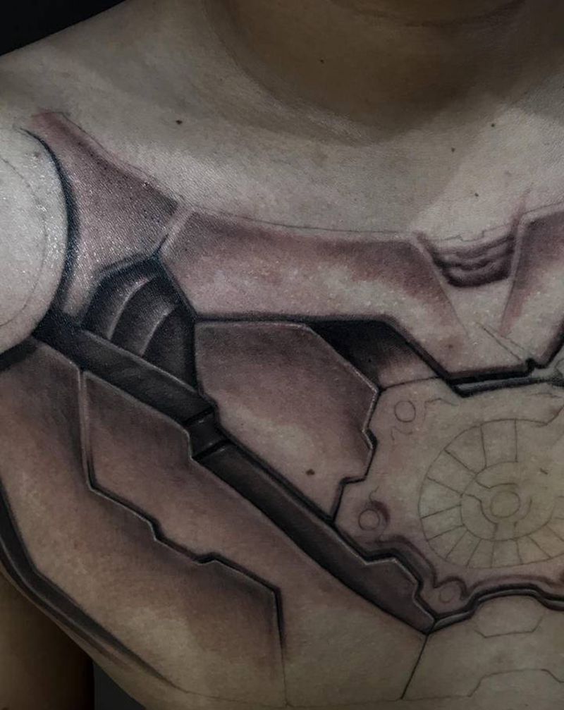 花胸纹身图片_胸部欧美写实钢铁侠纹身图案