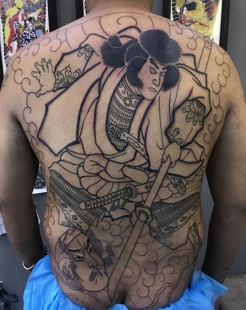 恶七卫兵纹身图片_背部老传统人物 生首纹身图案