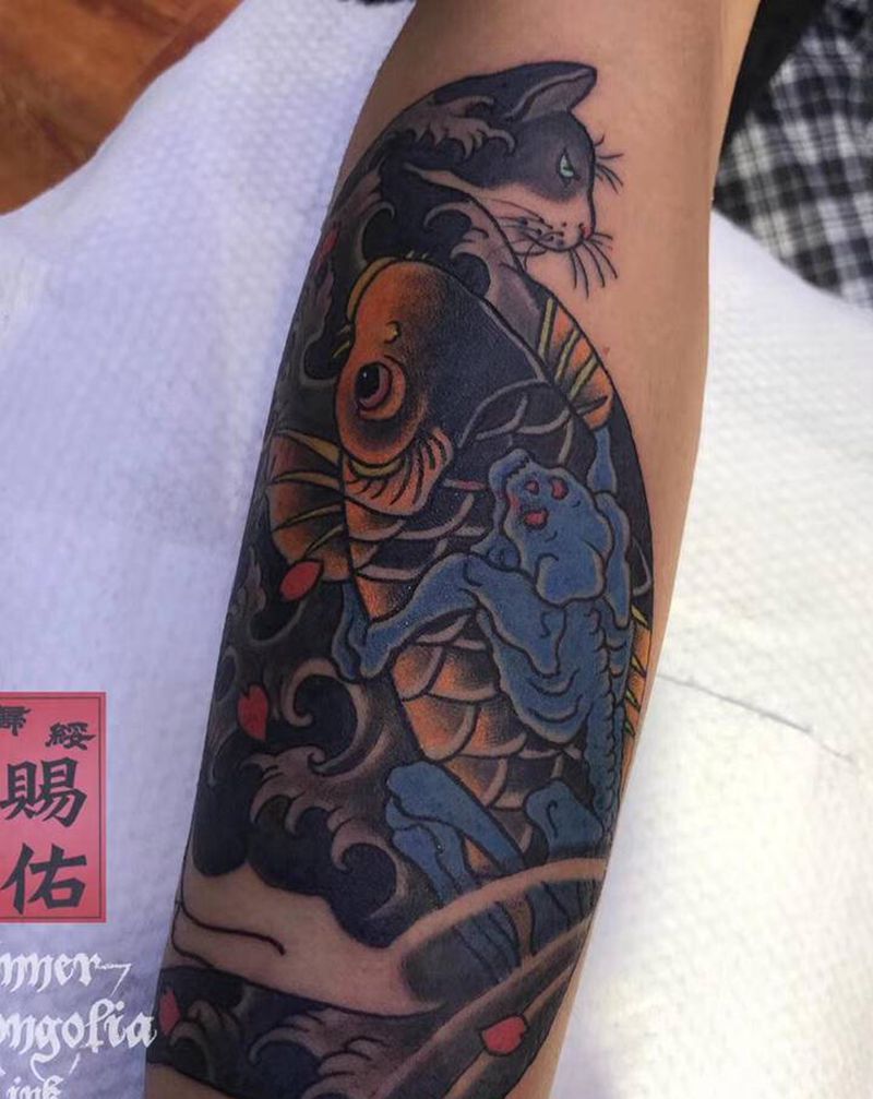 纹身猫纹身图片_手臂老传统猫 鱼 骷髅纹身图案