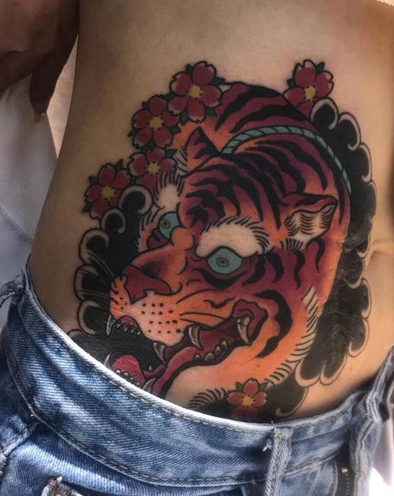 遮盖手术疤痕纹身图片_腹部老传统老虎 樱花纹身图案