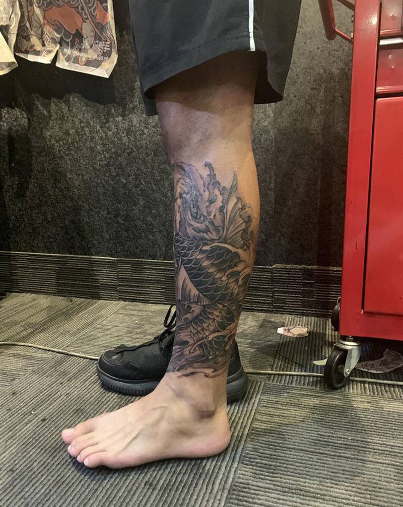 鱼纹身图片_腿部新传统纹身图案