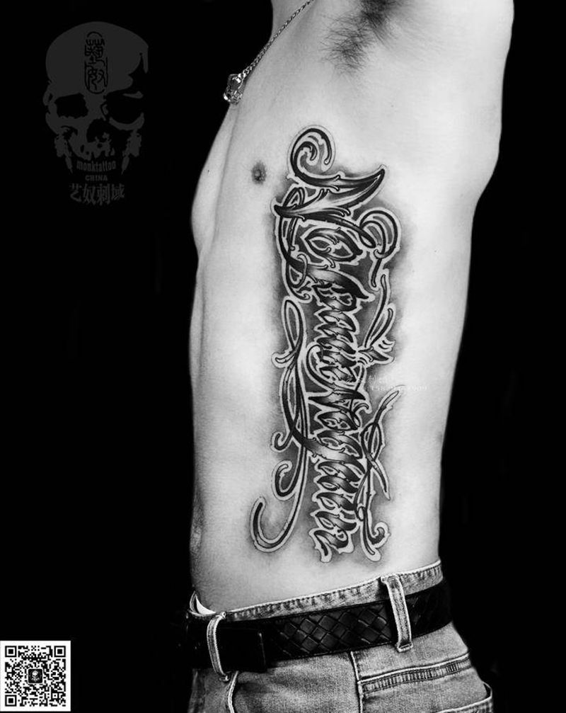 奇卡诺纹身图片_腹部腰部花体字纹身图案