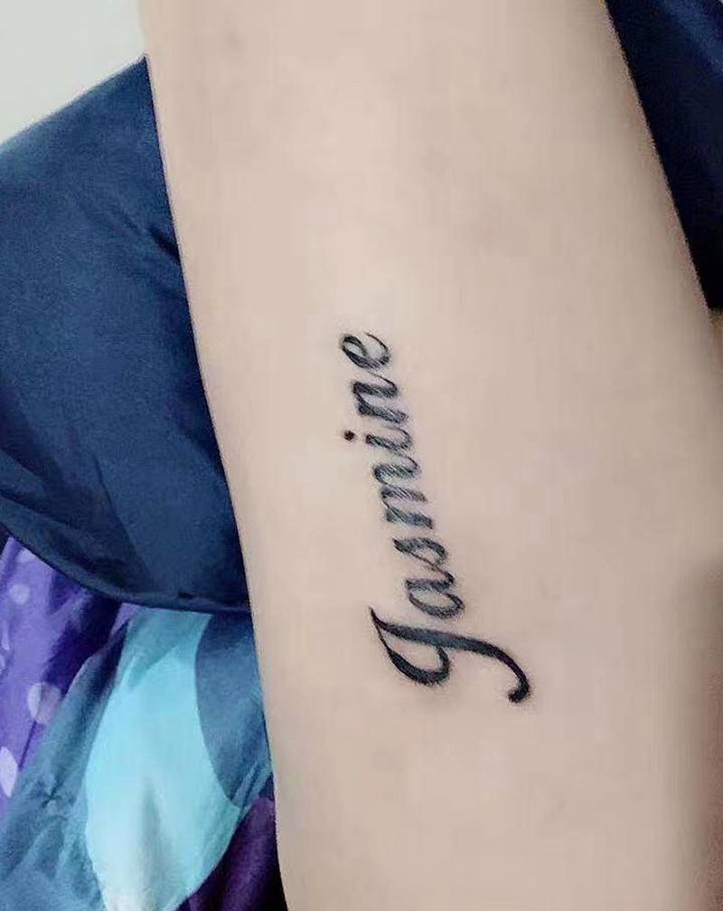 英文字母纹身图片_腿部花体字英文字母纹身图案