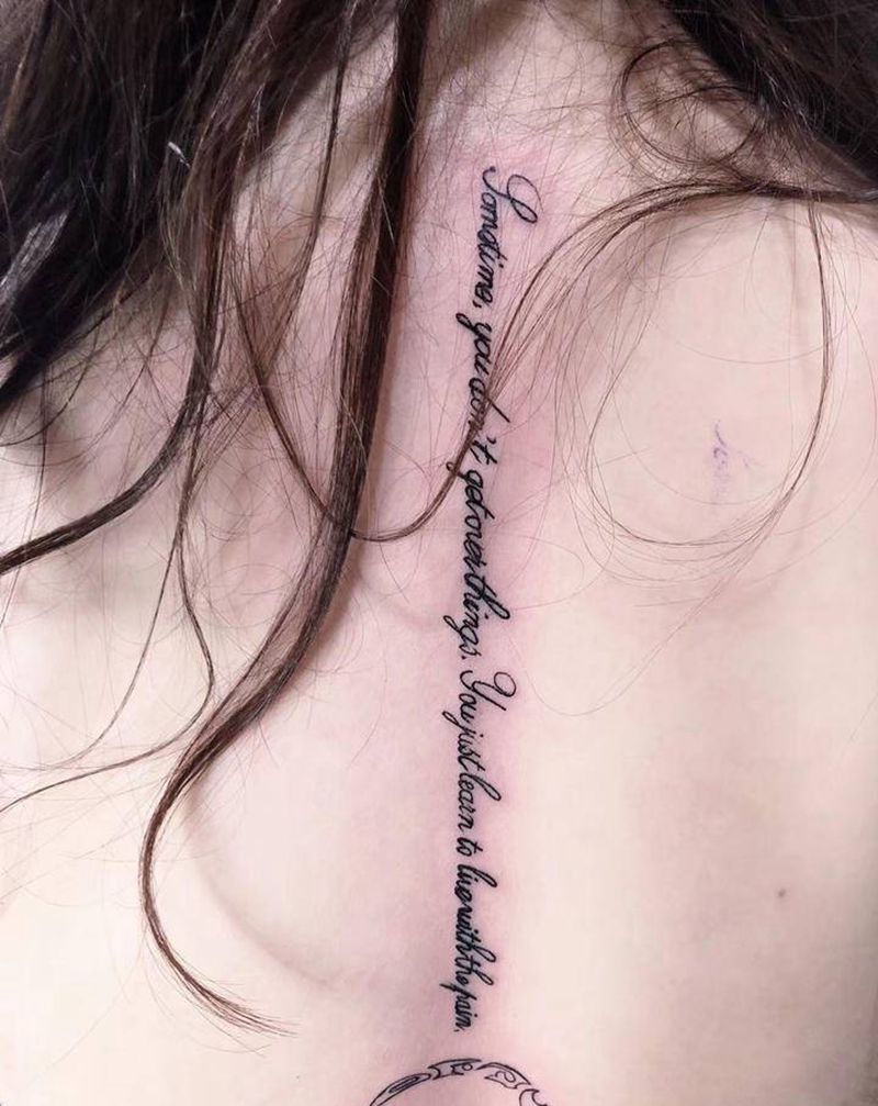 英文字母纹身图片_背部腰部花体字图腾纹身图案