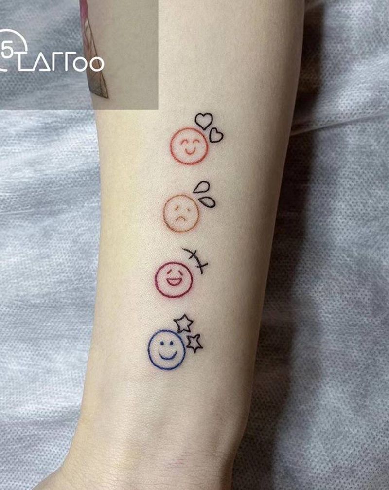 Emoji纹身图片_手部纹身图案