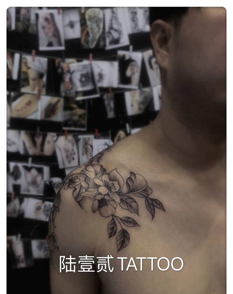 素花纹身图片_胸部手臂纹身图案