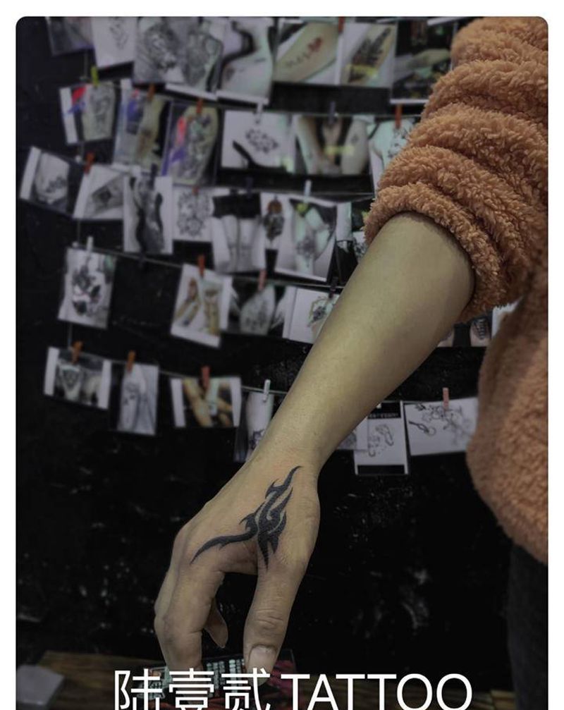 小图纹身图片_手臂颈部纹身图案