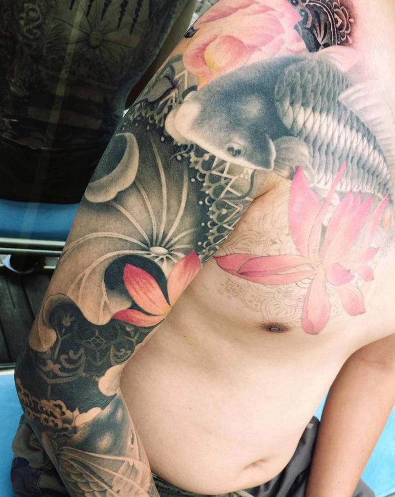 曼陀罗荷花纹身图片_新传统水墨纹身图案