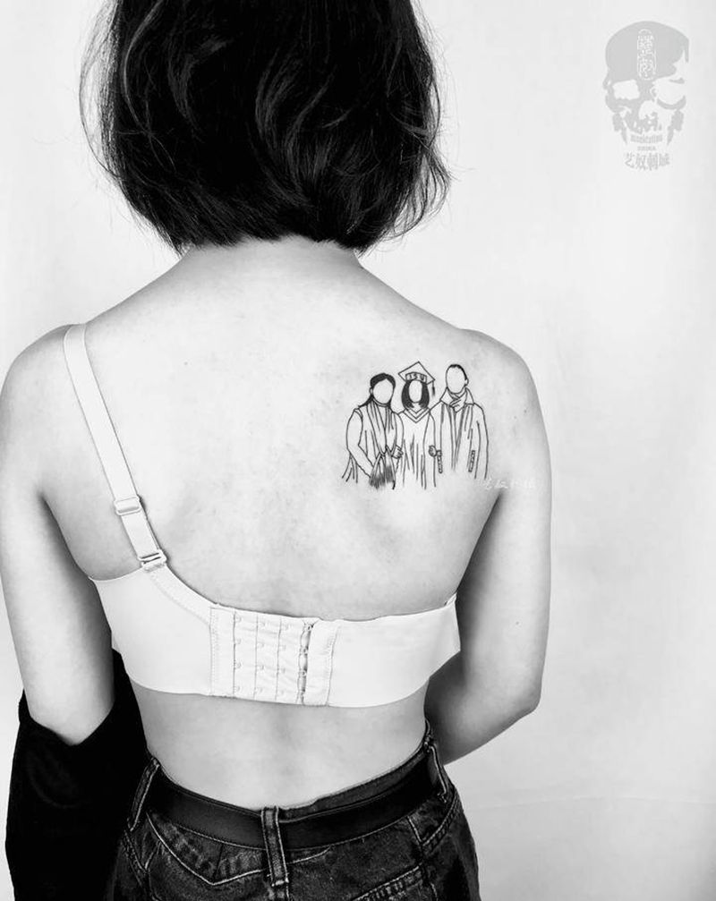 简笔全家福纹身图片_肩部艺奴刺域纹身图案