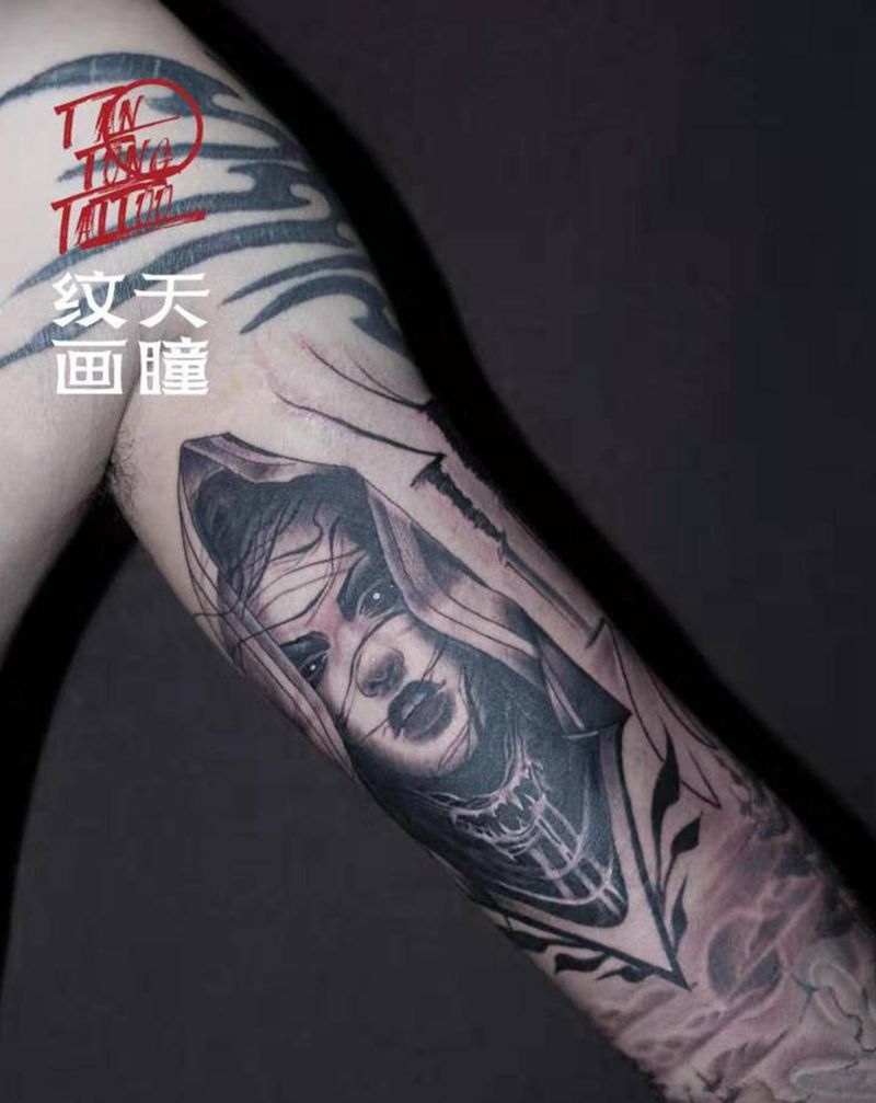 欧美美女纹身图片_手臂纹身图案