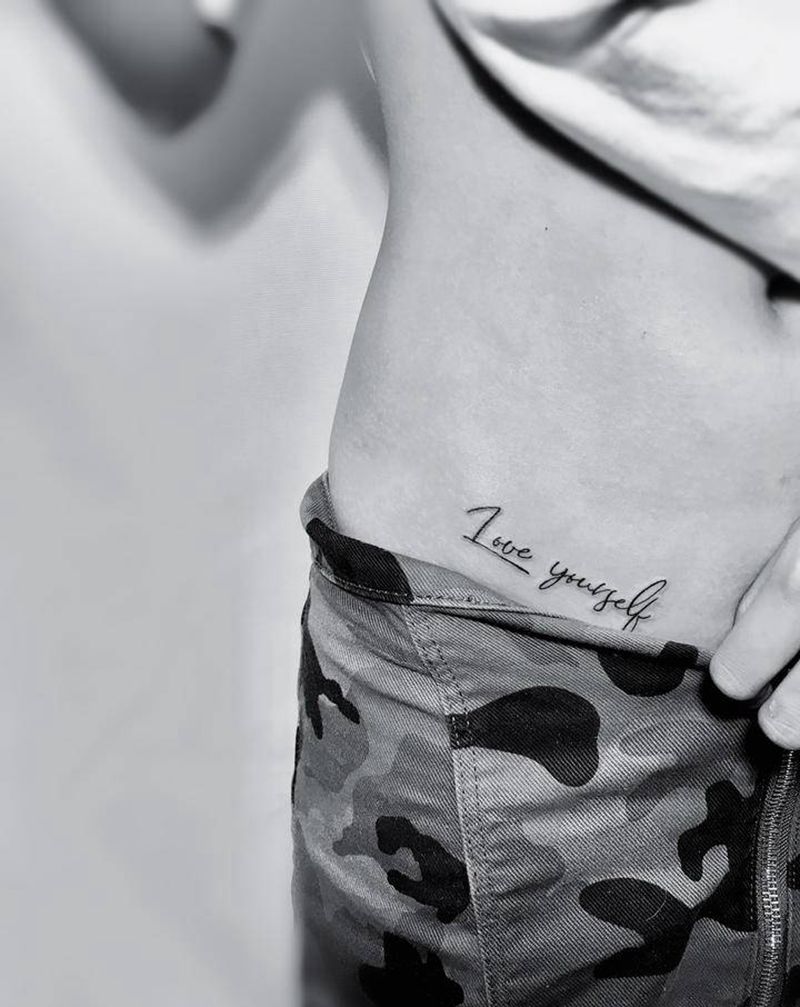 u should love y纹身图片_腰部纹身图案