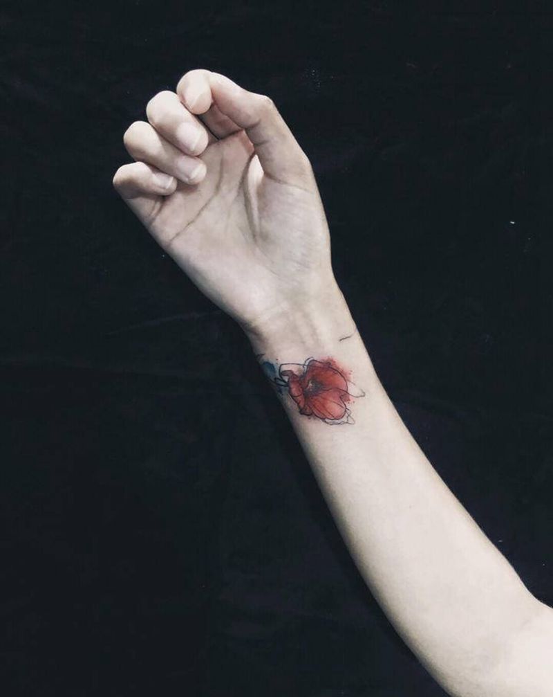 花儿纹身图片_手臂水彩水墨纹身图案