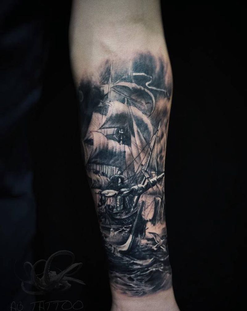 乘风破浪纹身图片_手臂肩部欧美写实纹身图案