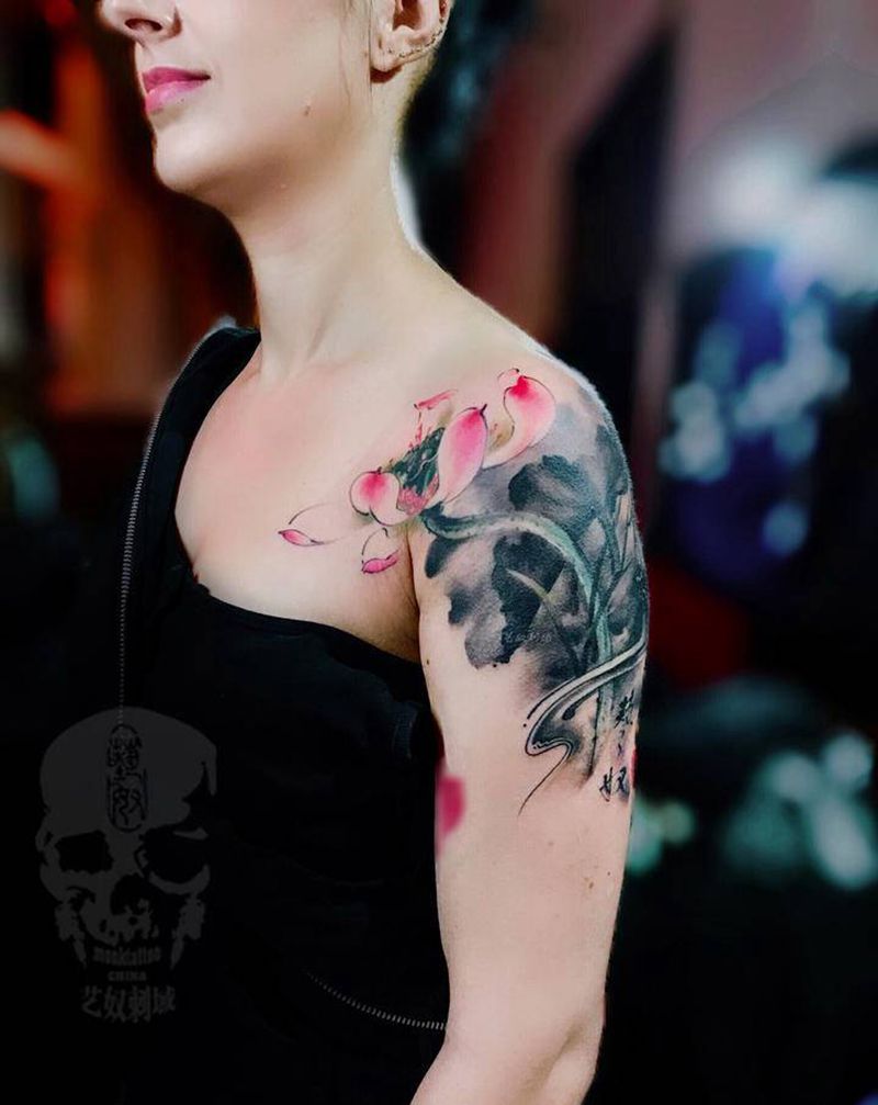 创作中国风莲花纹身图片_手臂水墨艺奴刺域纹身图案