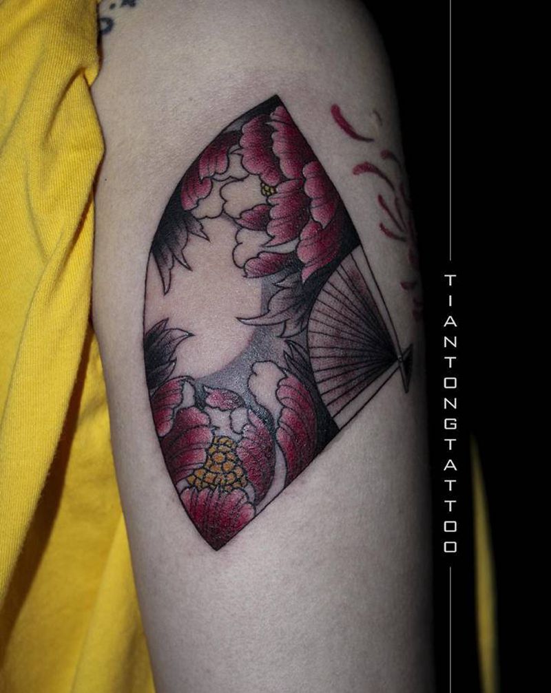 扇子纹身图片_手臂新传统纹身图案