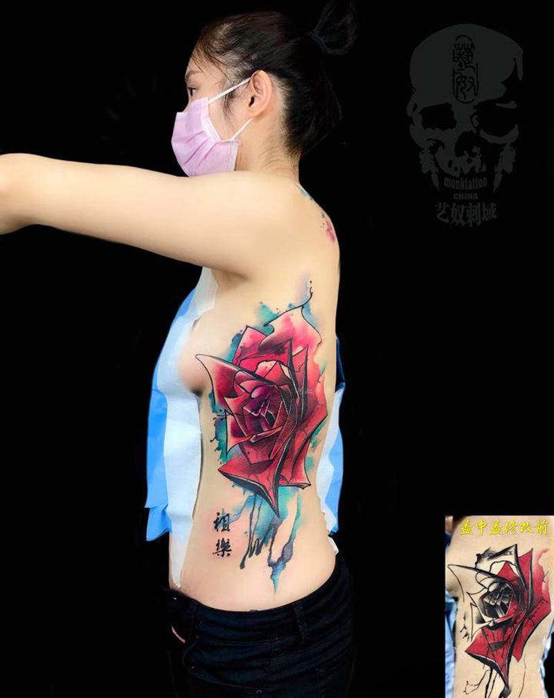 侧腰玫瑰纹身图片_腹部水彩纹身图案