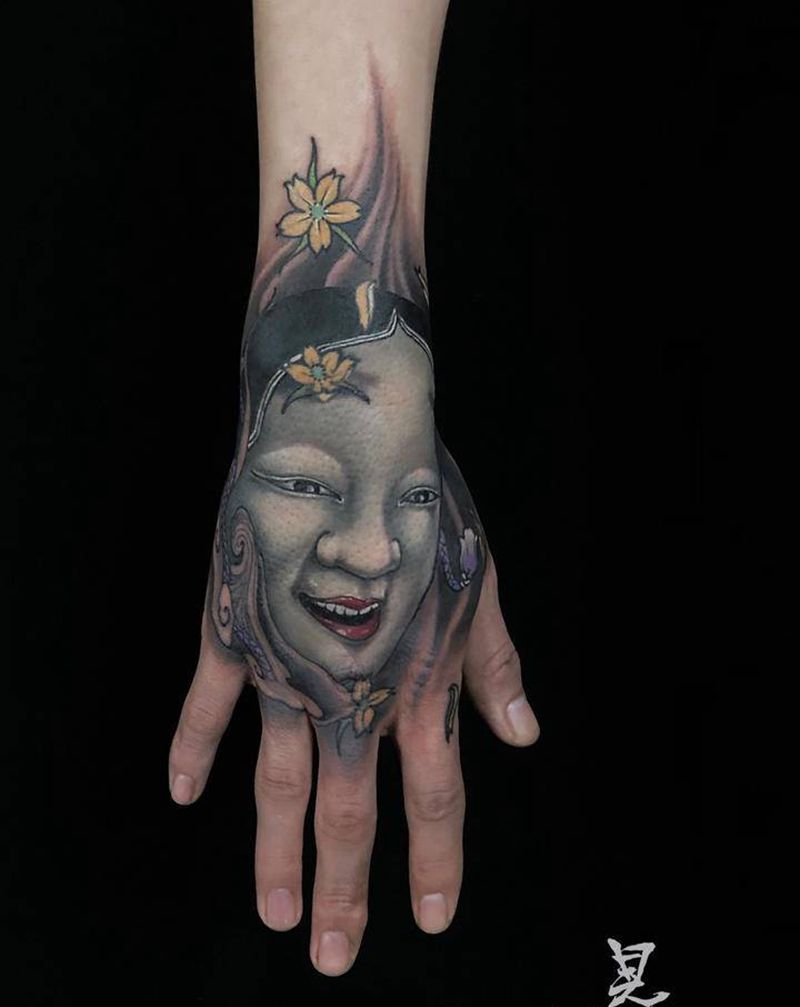 能面纹身图片_手部新传统能面纹身图案