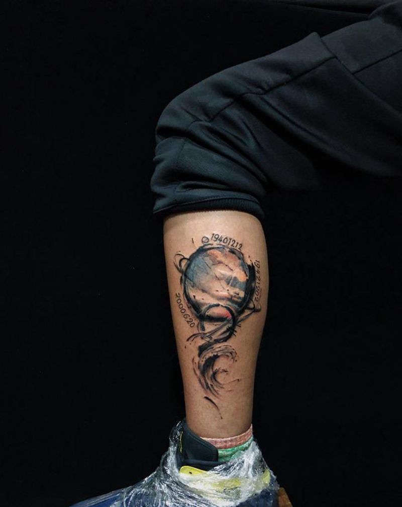 星球和海浪纹身图片_腿部脚部水墨水彩纹身图案