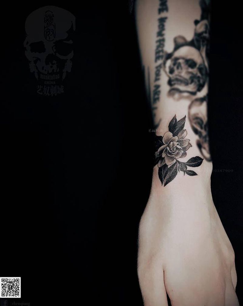 拼接臂，在添玫瑰.纹身图片_手臂手部纹身图案