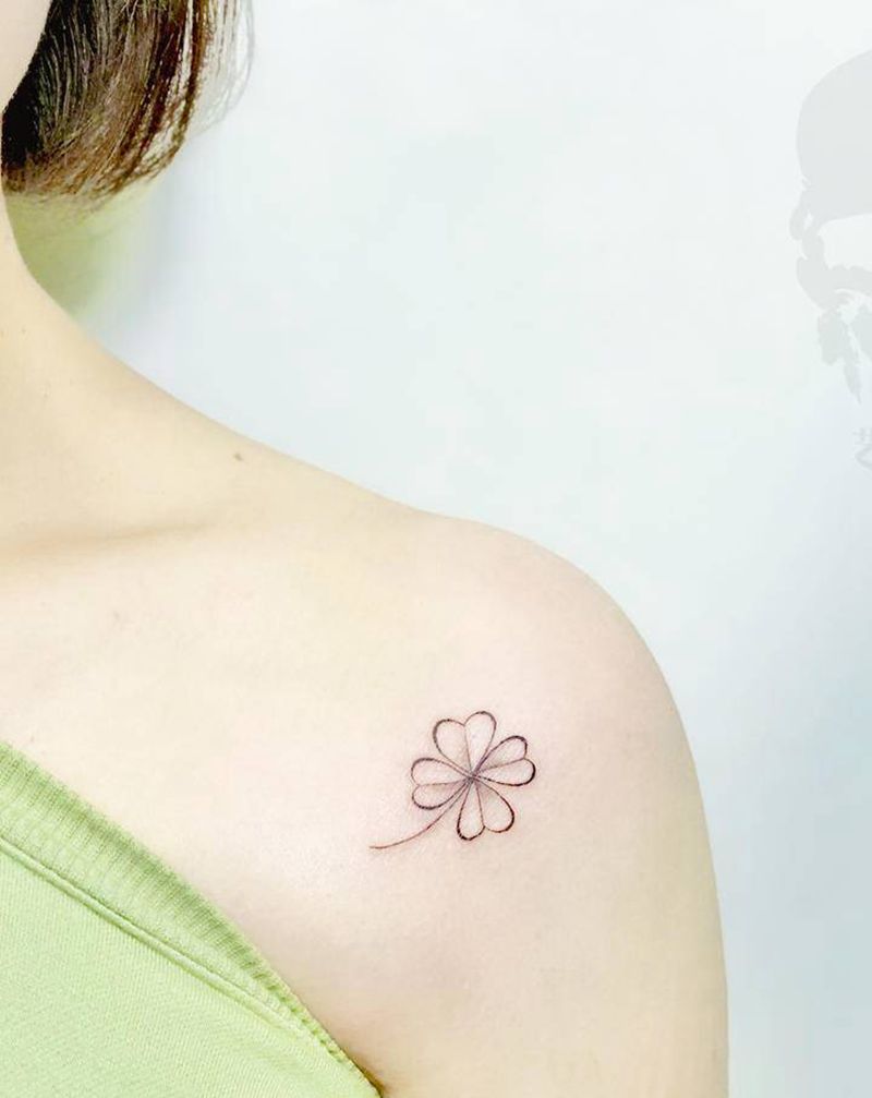 四叶草纹身图片_肩部纹身图案