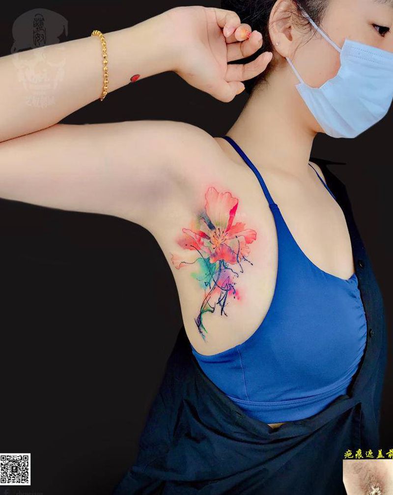 疤痕遮盖纹身图片_胸部手臂水彩纹身图案