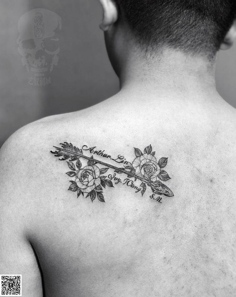 肩胛纹身图片_肩部背部纹身图案
