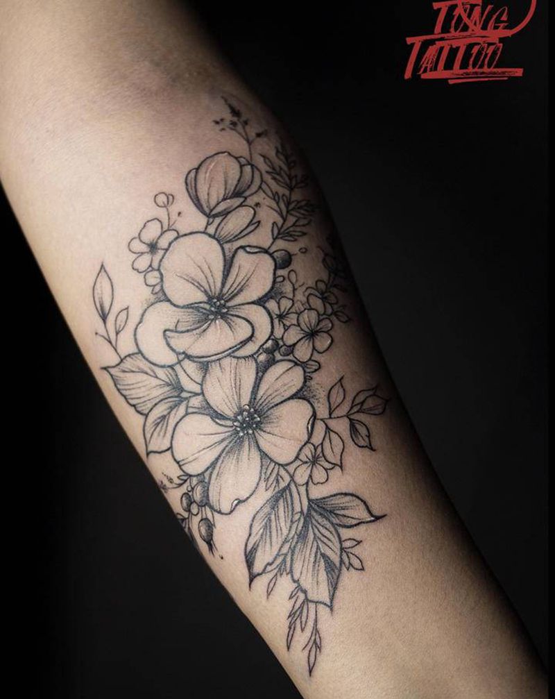 素花纹身图片_手臂点刺几何纹身图案